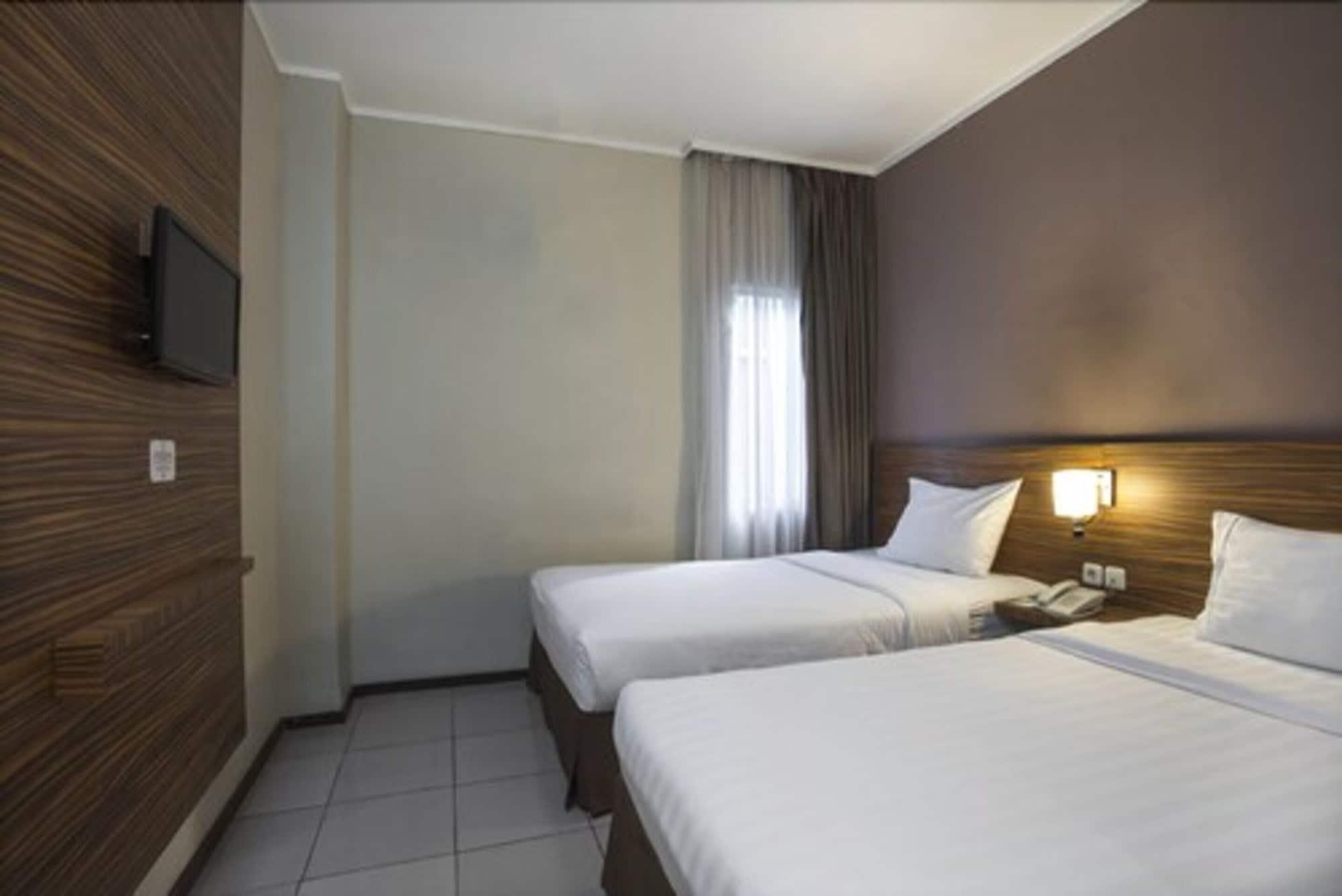 Lorin Sentul Hotel Bogor Buitenkant foto