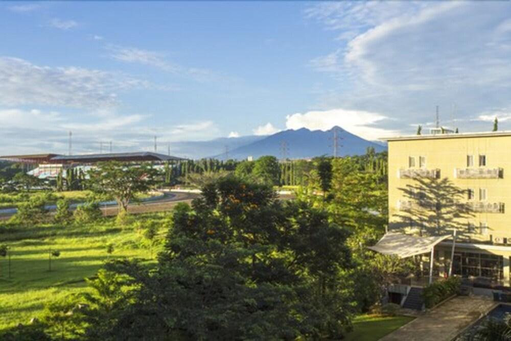 Lorin Sentul Hotel Bogor Buitenkant foto